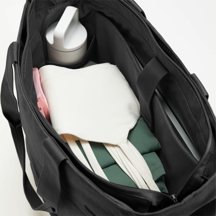 INCASE CROSSTOWN TOTE - BLACK