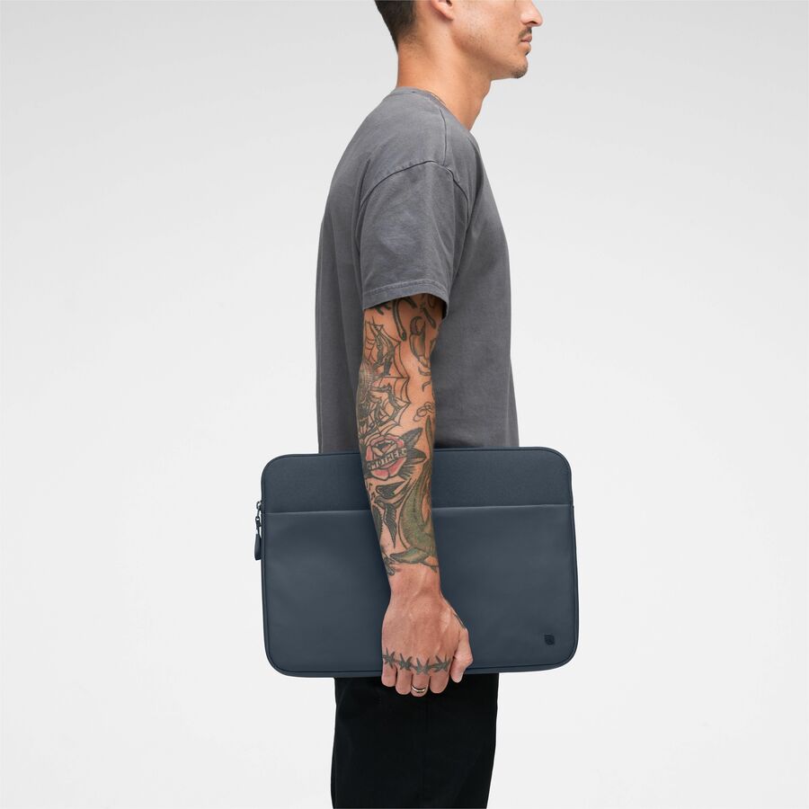 INCASE A.R.C.SLEEVE FOR 16IN LAPTOP NAVY