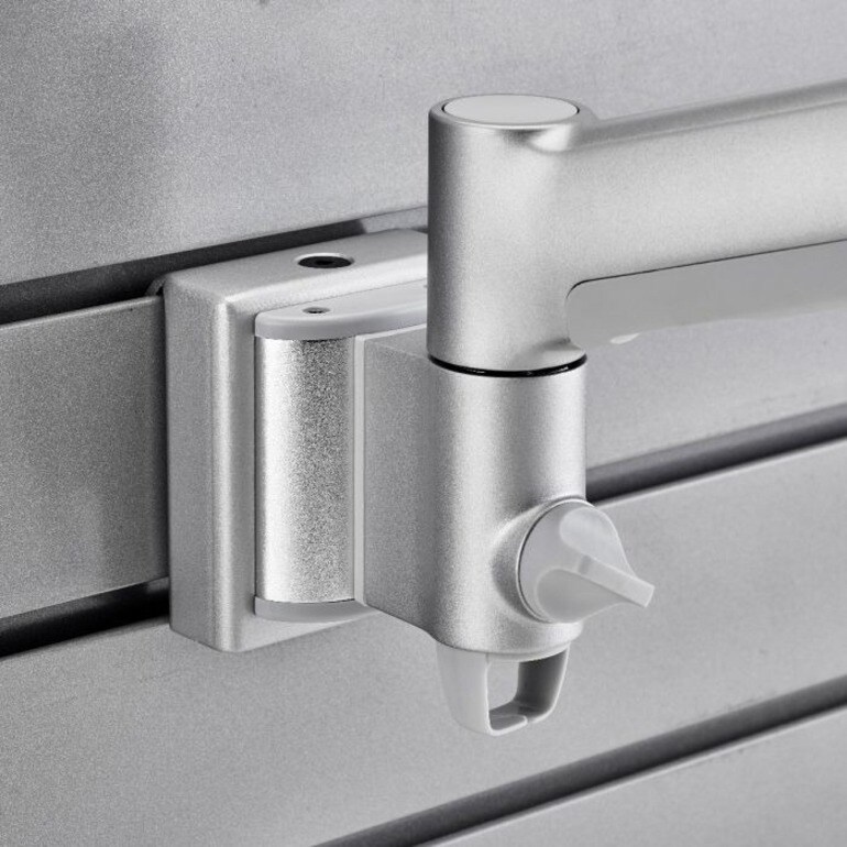 AWM SLATWALL ADAPTOR - SILVER